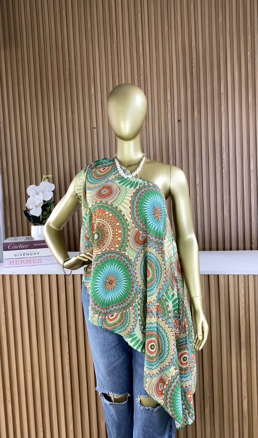 SHEIN floral top T129