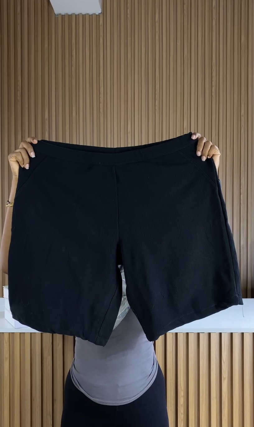 Stylish black short 374