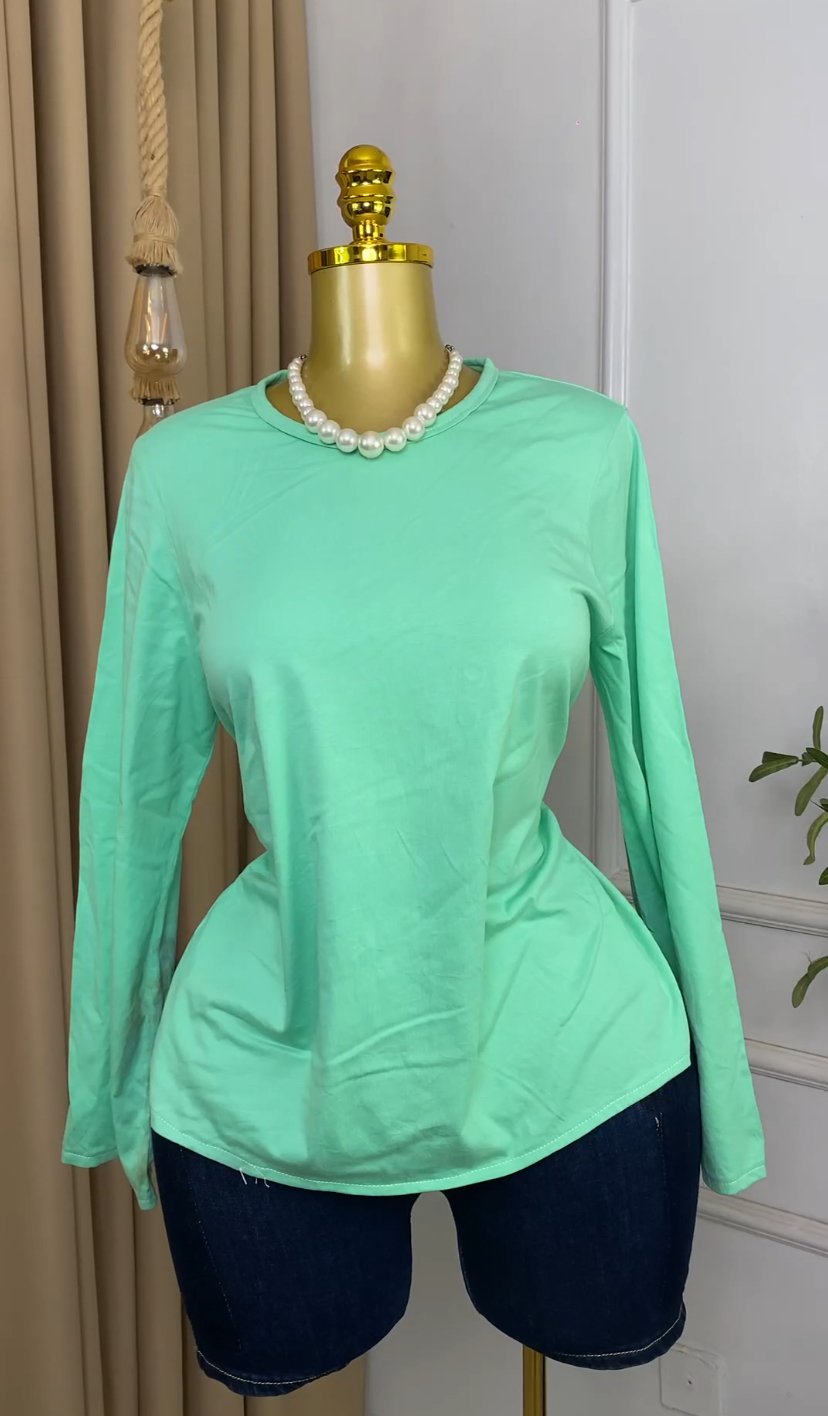 Light green sweatshirt M388