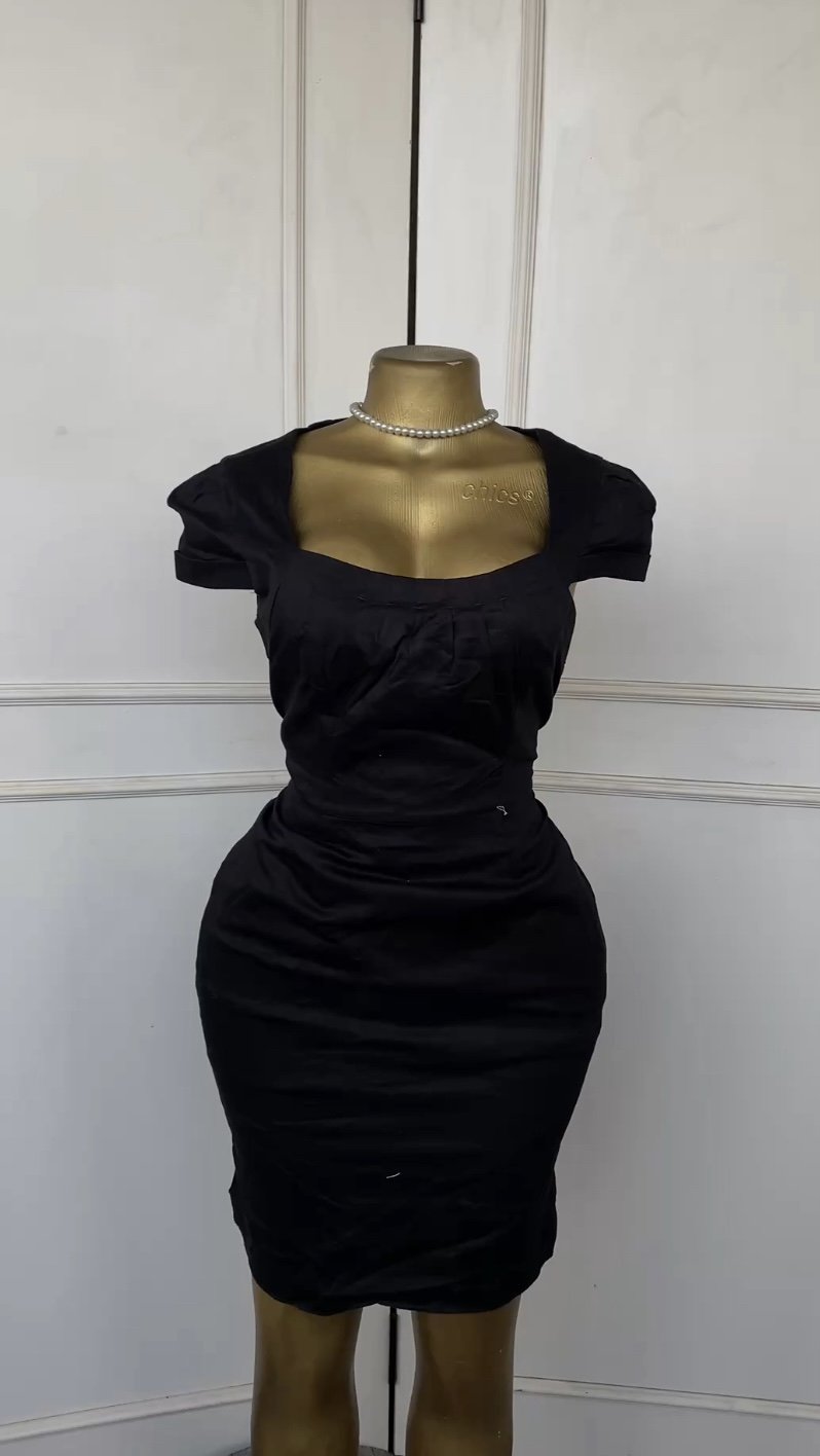 Black fitted cap sleeve dress 871 (40D)