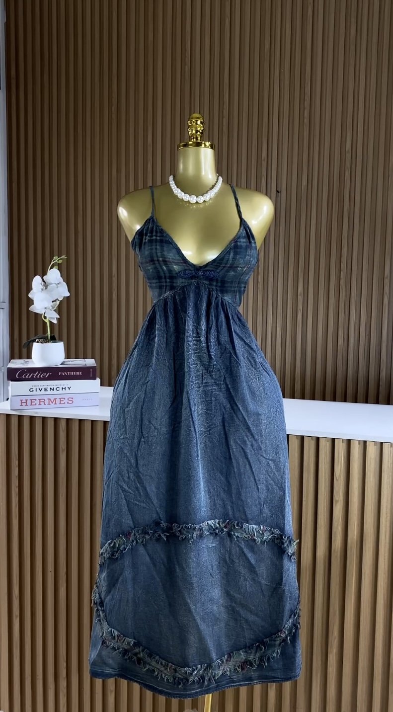 Blue sleeveless denim dress 110