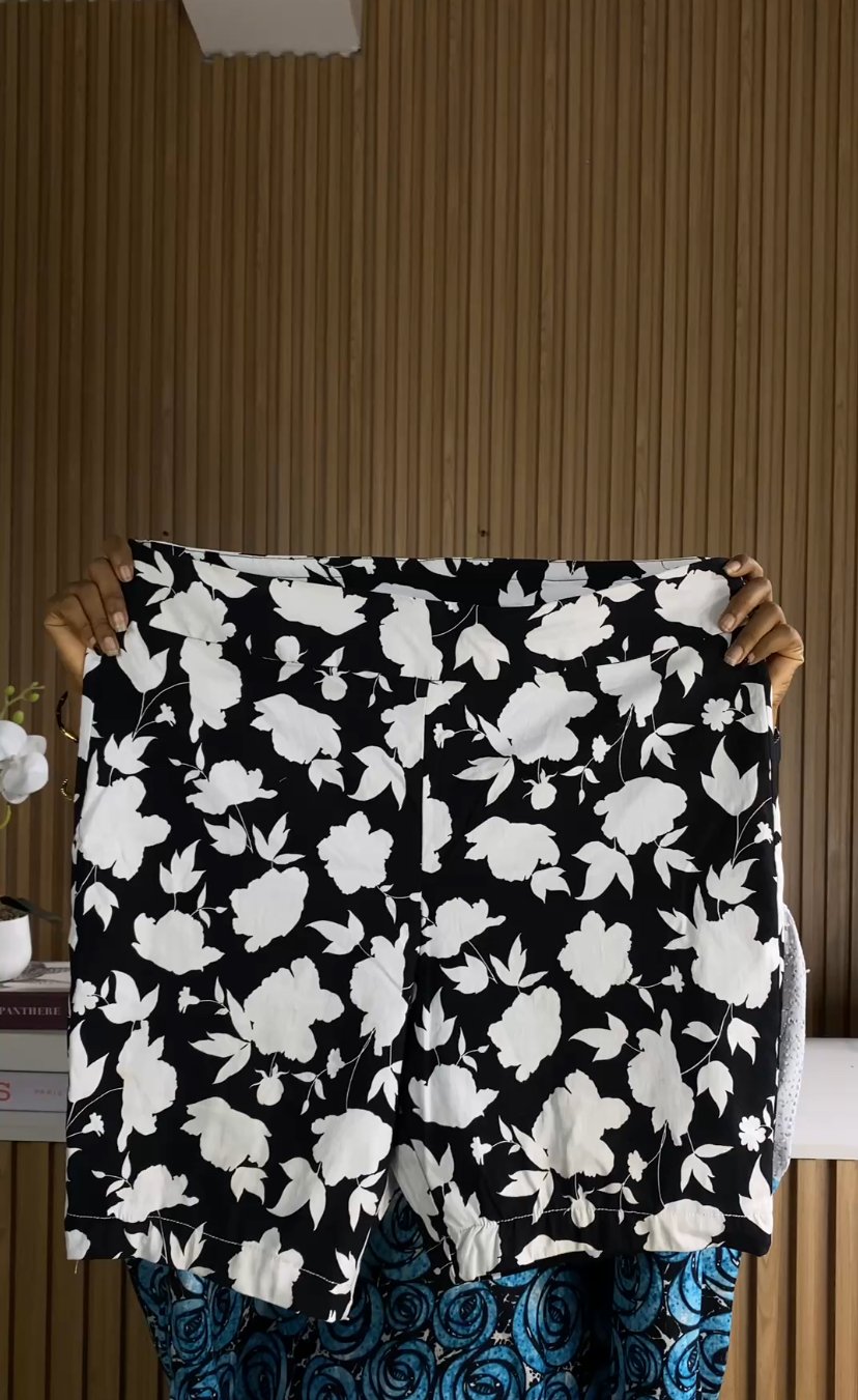 Black&white floral short 219
