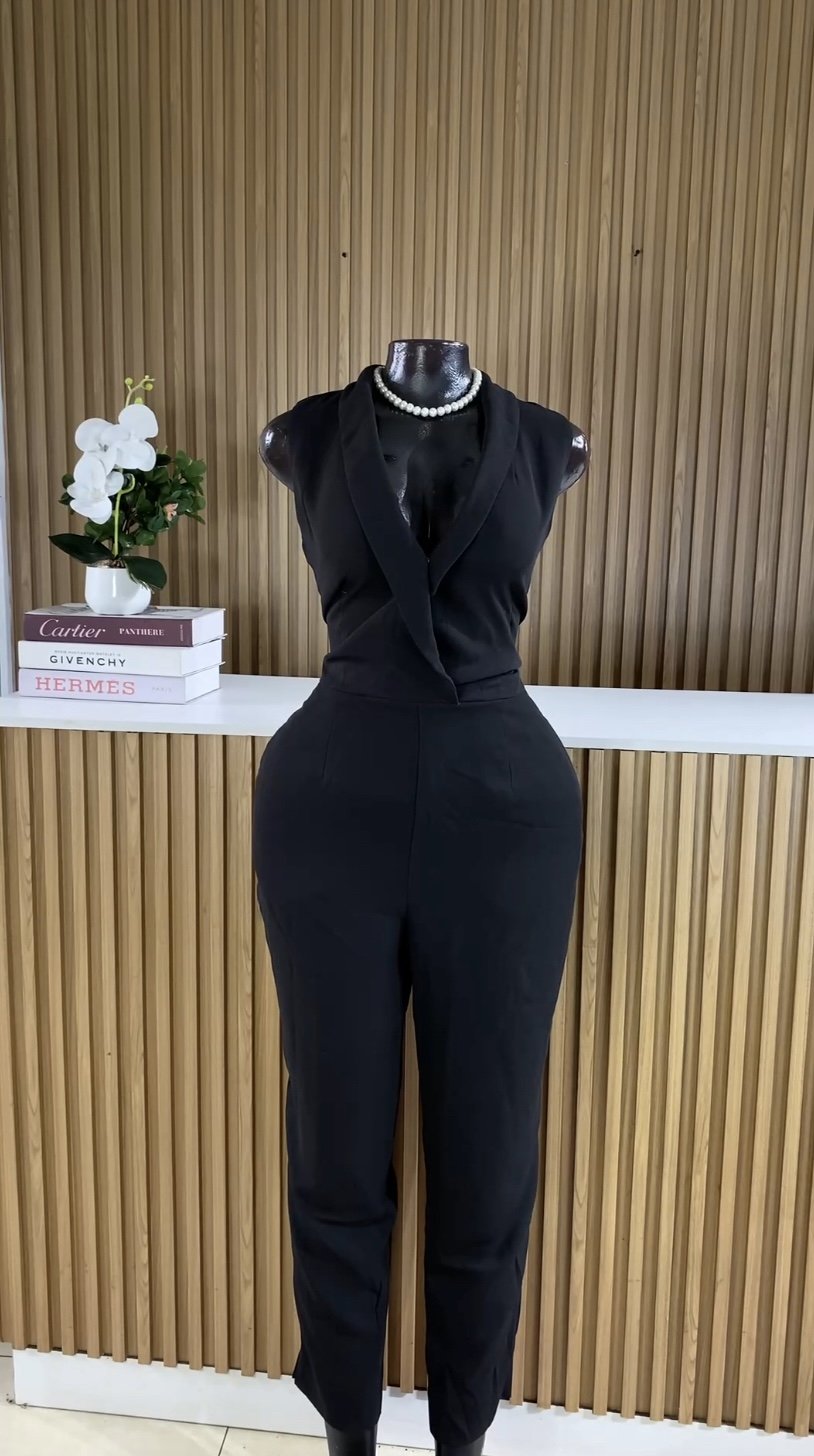 Stylish black jumpsuit C211