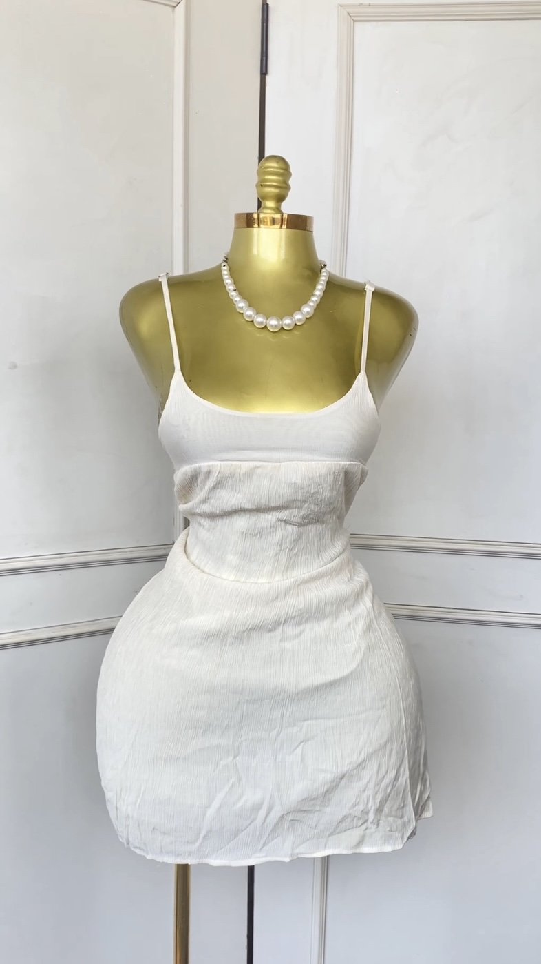 Chic white dress 801 (40D)