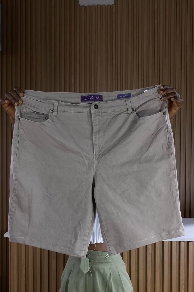 Off white jean short 070