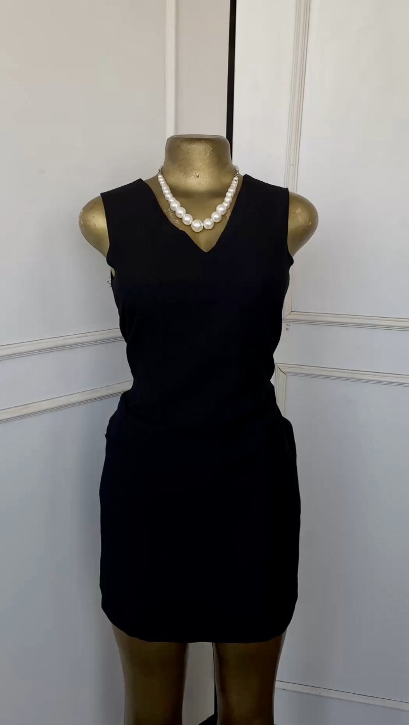 Black sleeveless corporate dress 811 (40D)