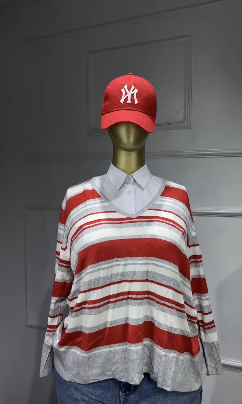 White&red striped sweatshirt S152