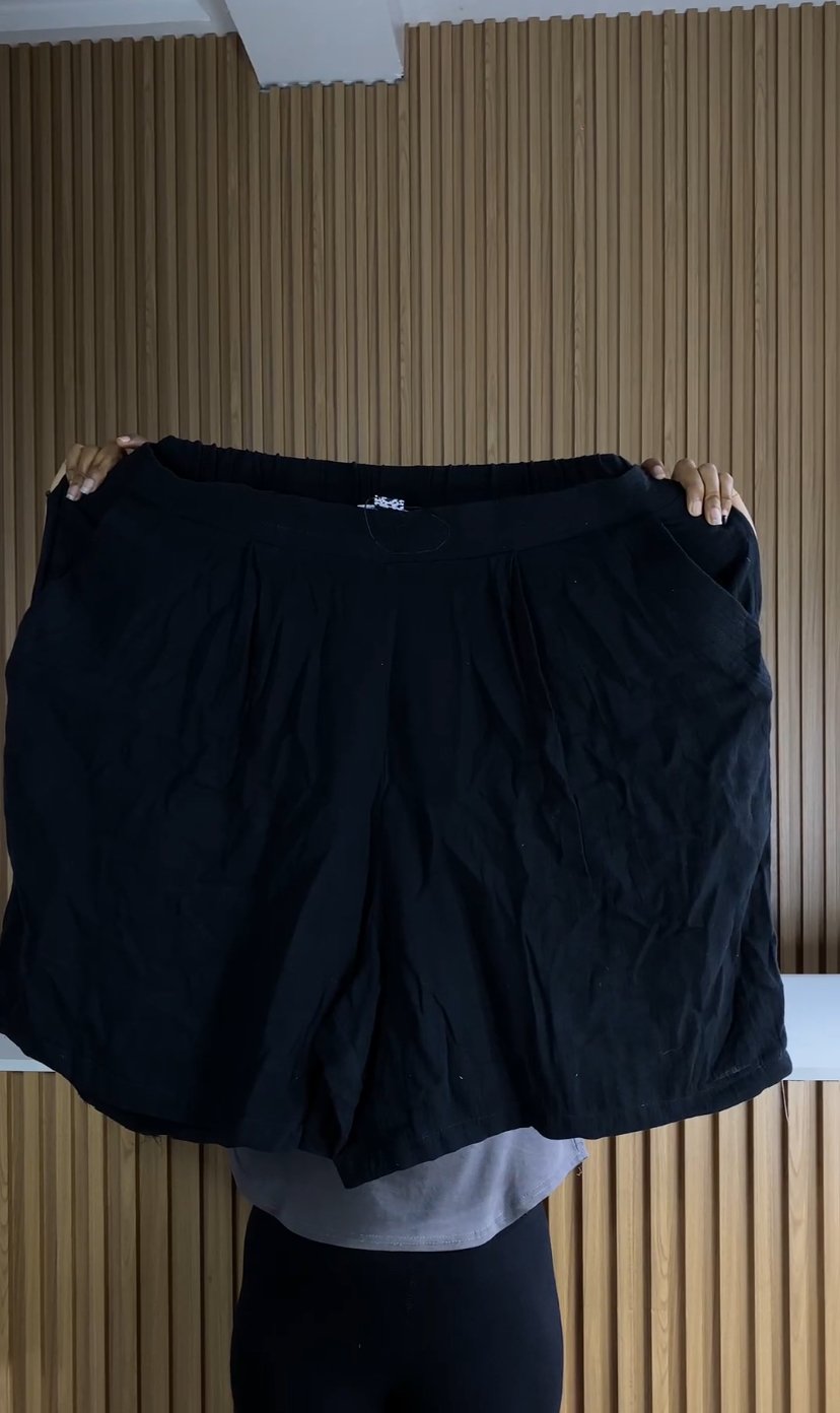 Black free short 290