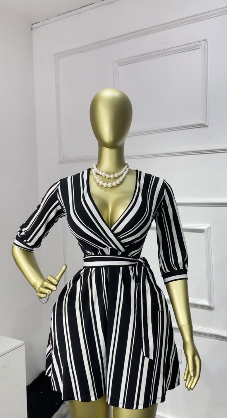 Black&white patterned dress P104
