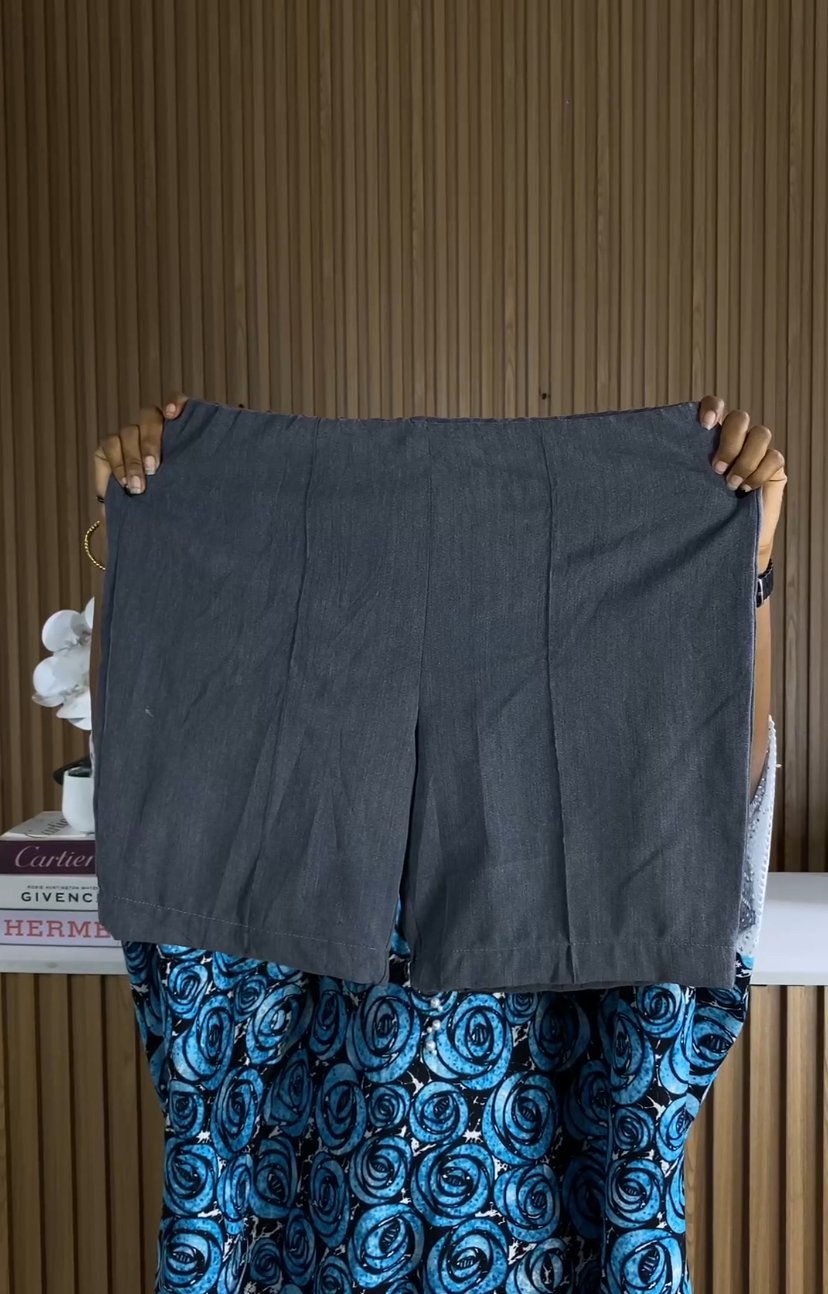 Grey Tailored short 152