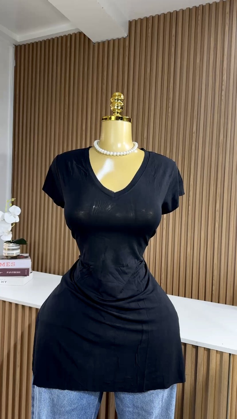 Black blouse ( Has a side slit) 111