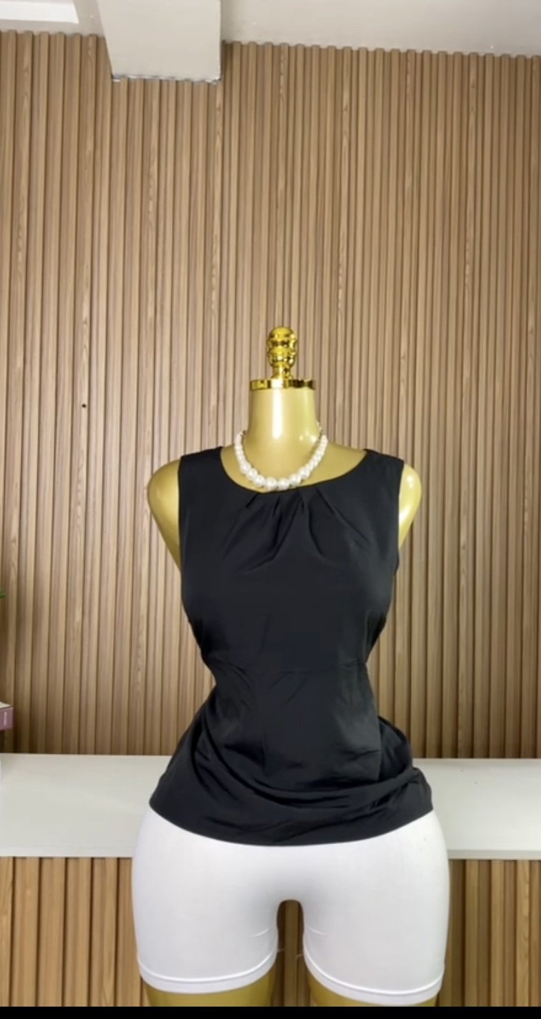 Black sleeveless top R602