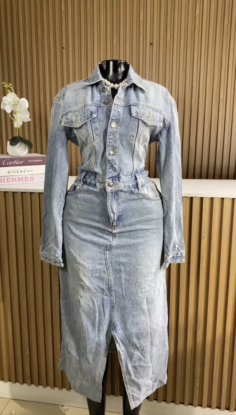 Faded blue denim dress 010