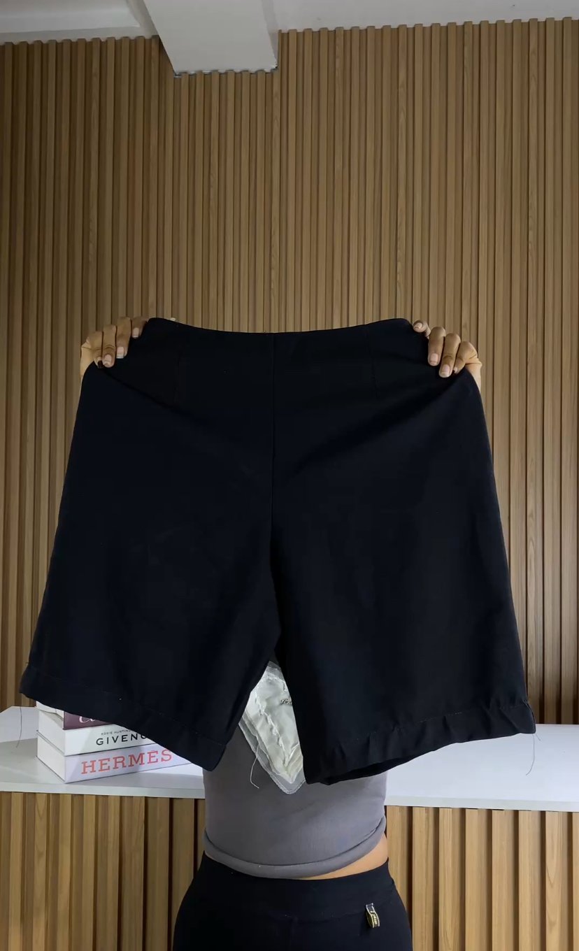 Stylish black short 328