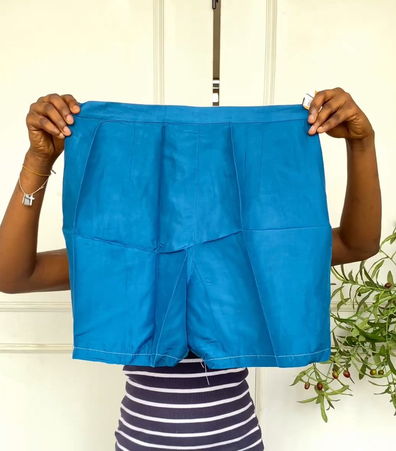 Blue stylish short 168