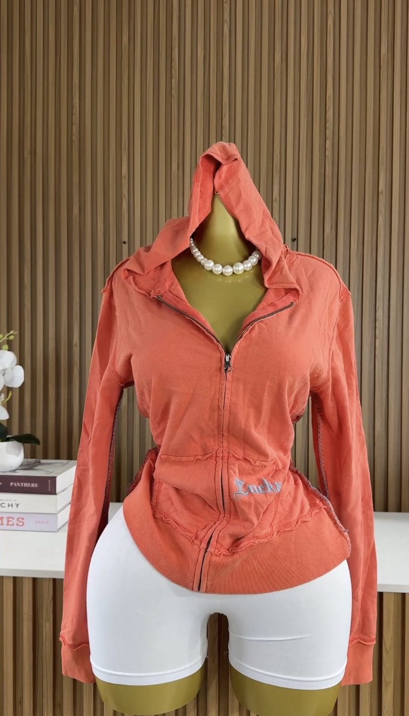 Orange hoodie R774