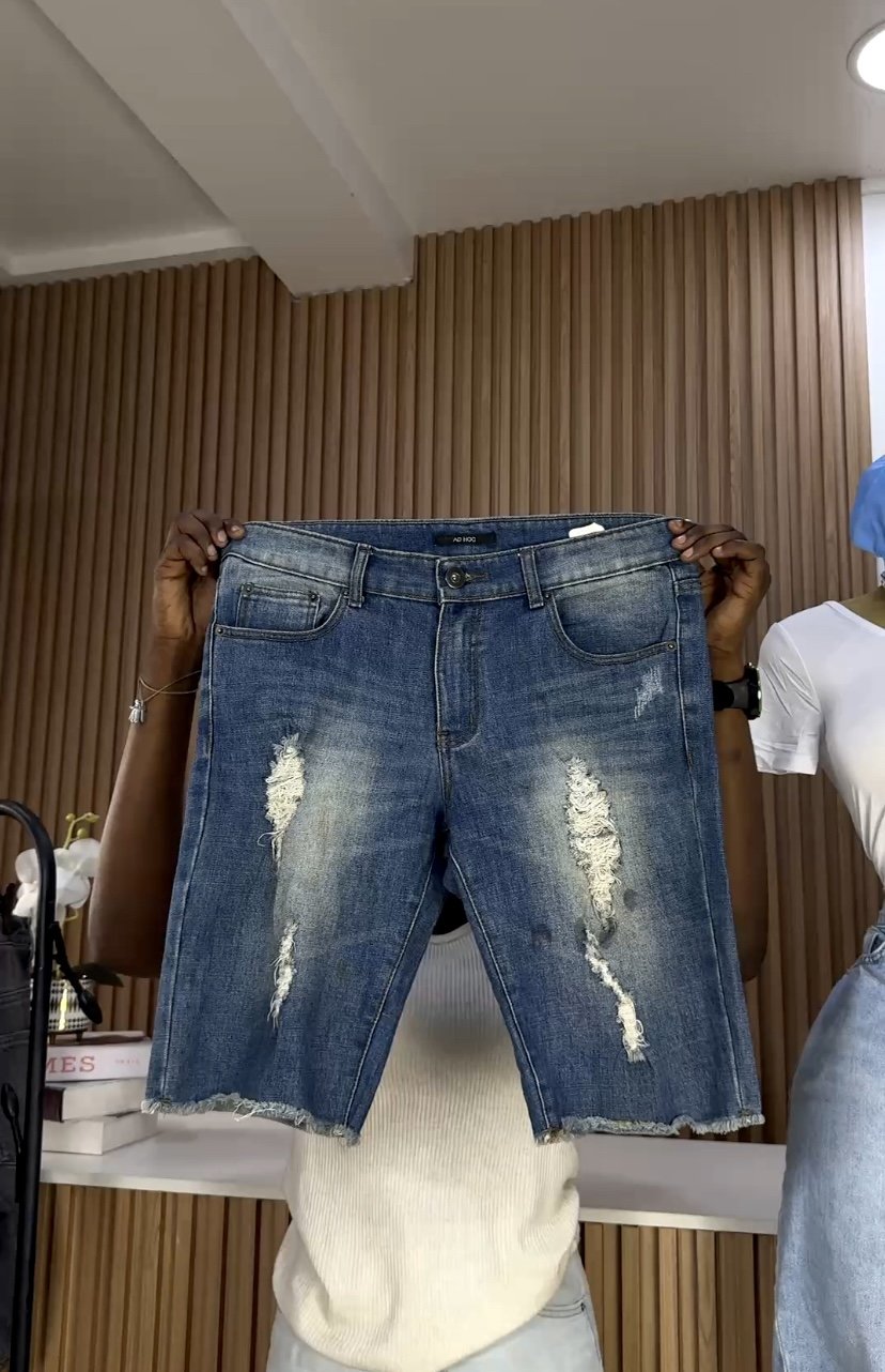 Blue ripped short 007