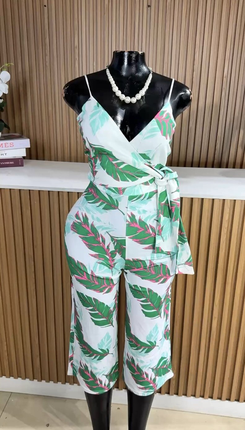 Stylish green &white jumpsuit B271 (40D)