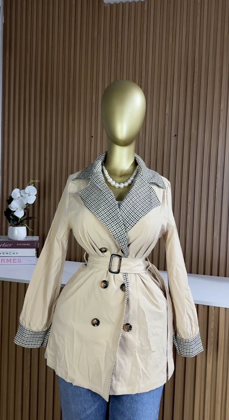 Beige trench coat S151