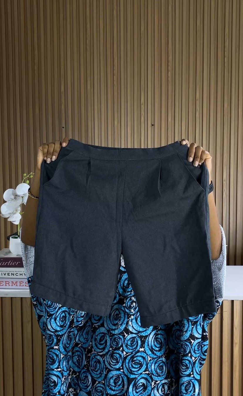 Grey T short 187