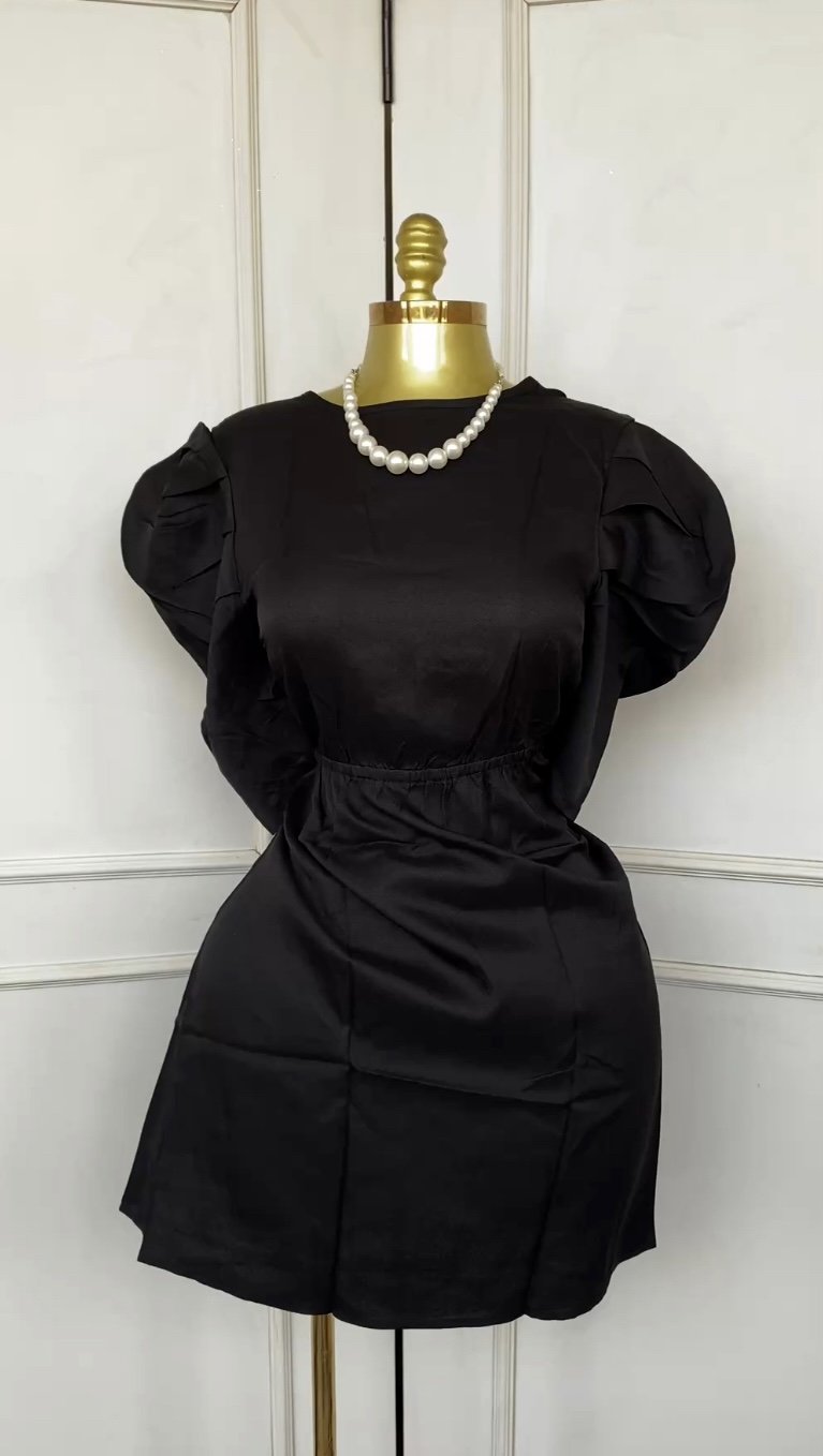 Black chic mini dress(open back) 583 (40D)