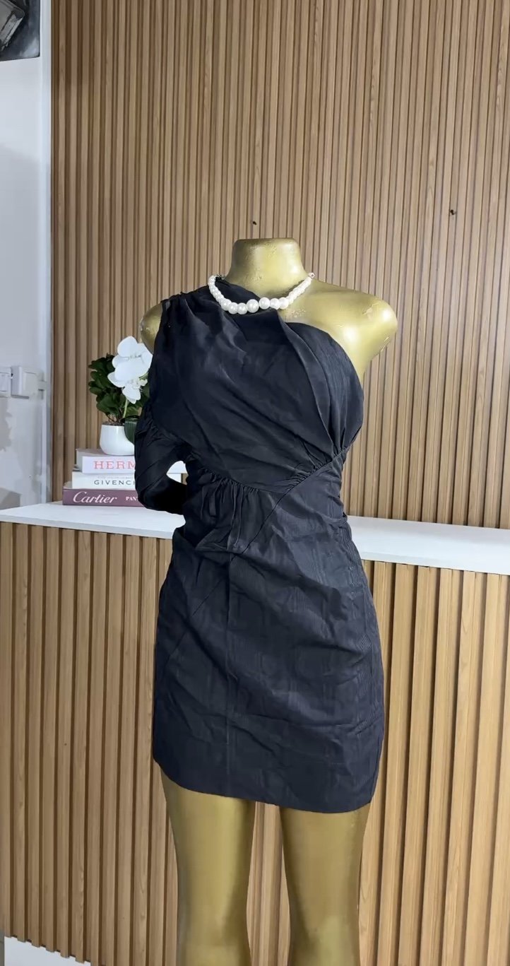 Black fitted mini dress B309 (40D)