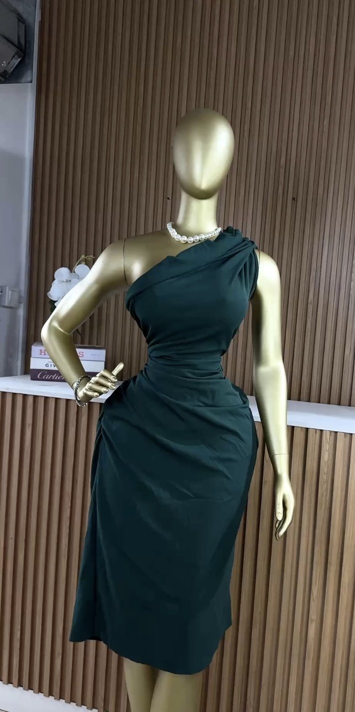 Stylish green one-shoulder dress B129 (40D)