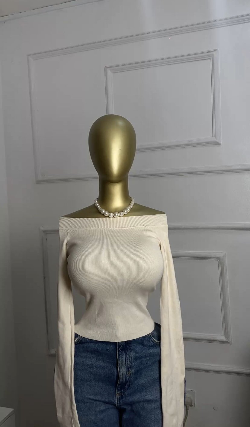 Cream knitted top R739