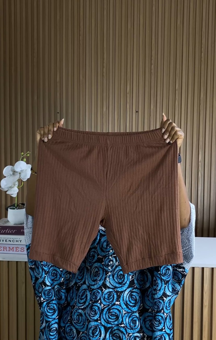 Brown T short 182