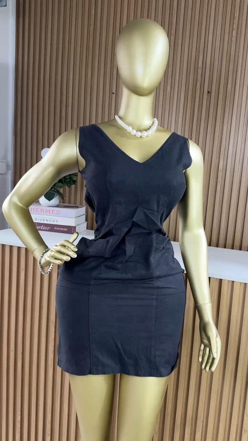 Stylish black sleeveless dress B237 (40D)