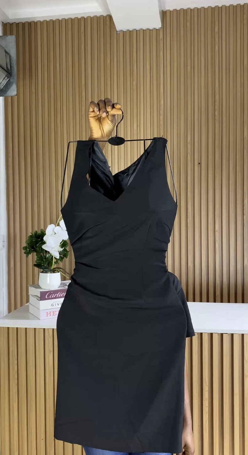 Stylish black sleeveless dress C067
